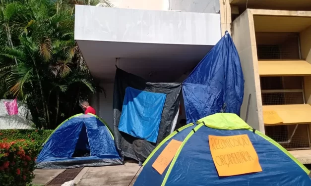 Estudantes fazem acampamento na reitoria da UFMT em protesto contra corte de R$ 2 milhões em bolsas