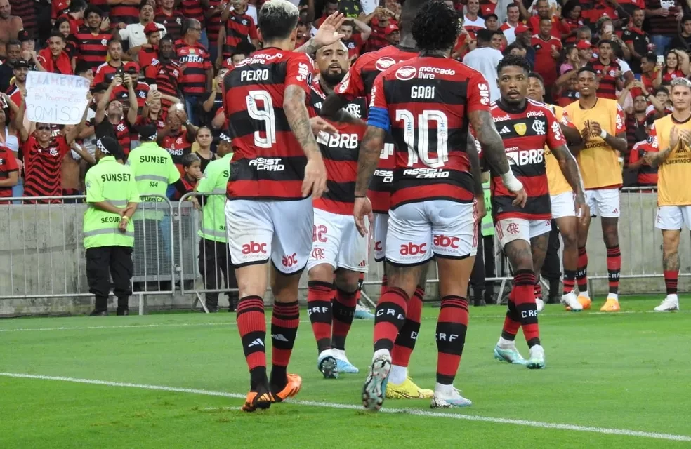 Sampaoli dá conforto a velhos conhecidos e tem resposta rápida com novo Flamengo