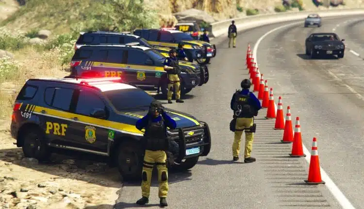 PRF prende dupla com 1,4 tonelada de maconha em furgão disfarçado de veículo do Exército