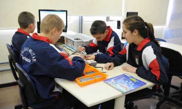 Alunos do Colégio Militar são premiados na maior feira de ciências do Brasil. Um dos trabalhos concorrerá em feira nos EUA