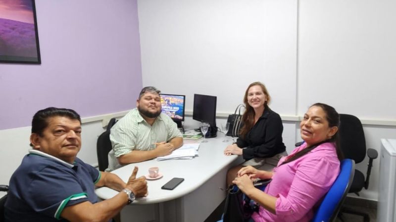 Prefeitura de Cuiabá garante serviço do programa ‘Buscar’ à estudante com paralisia cerebral