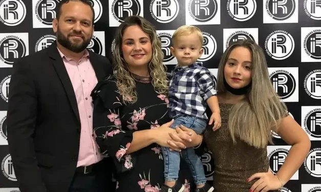 Pai, mãe e filhos morrem após carro e carreta baterem de frente em MT