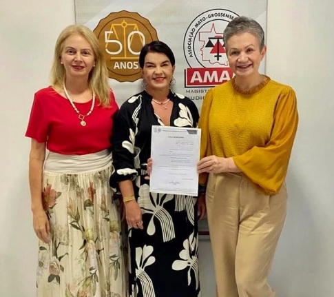 AMAM- MT empossa as juízas Jaqueline Cherulli e Adriana Sant Anna Coningham