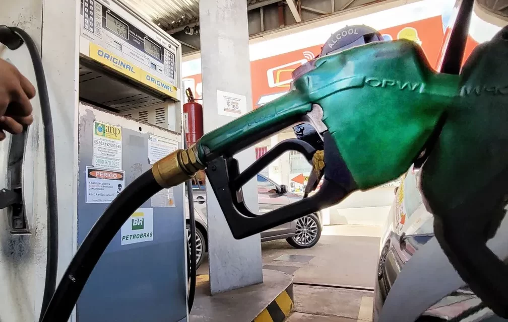 IPCA-15: prévia da inflação fica em 0,57% em abril, ainda pressionada pela gasolina