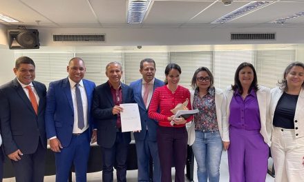 Em DF, Juca do Guaraná participa de entrega de documentos para desembargo ambiental do PA Jonas Pinheiro