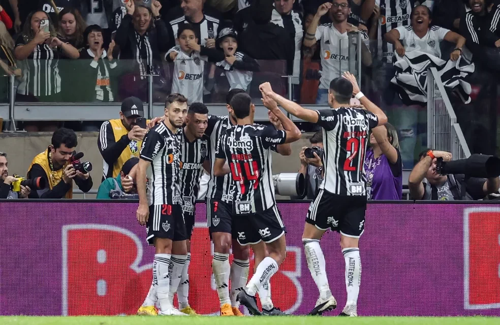 Atlético-MG vence sem levar gols em jogo no qual Corinthians ficou nas cordas