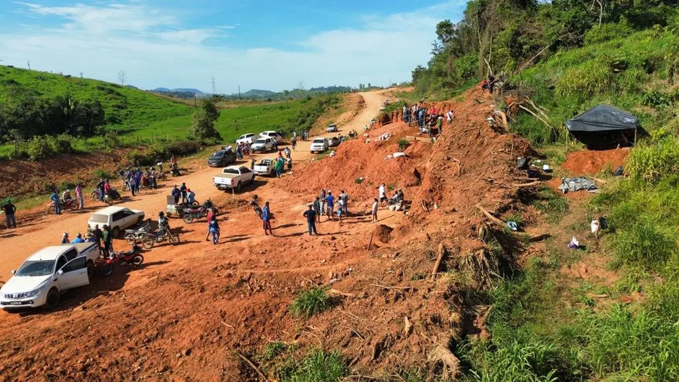 Após boato, mais de 200 pessoas cavam área em busca de ouro em MT e encontram sítio arqueológico