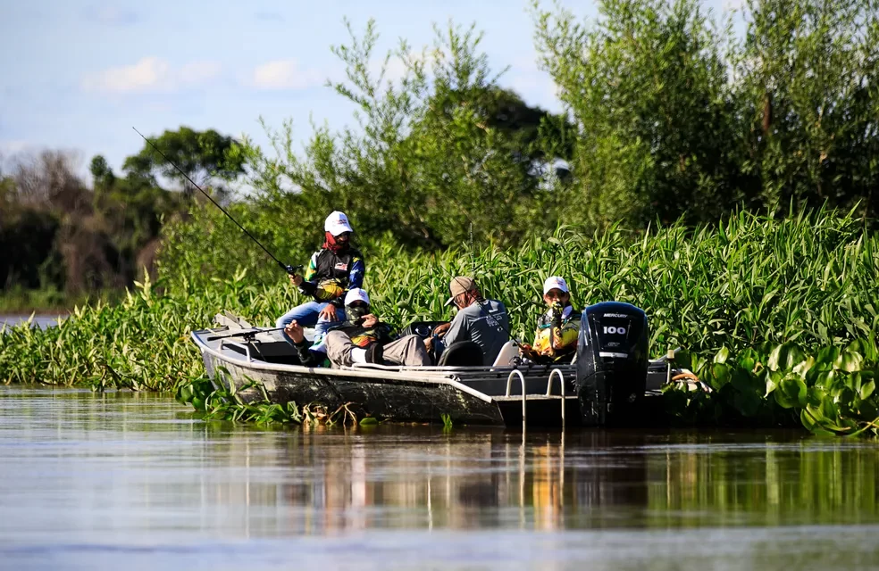 Governo apresenta projeto de lei que proíbe pesca predatória por 5 anos em MT