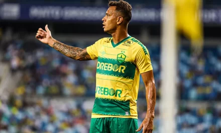 Filipe Augusto adianta saída e não joga mais pelo Cuiabá