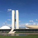 Dino determina suspensão de pagamento de R$ 4,2 bilhões emendas e pede investigação da PF