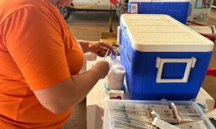 Ação móvel de vacinação em Sinop facilita acesso da população aos imunizantes