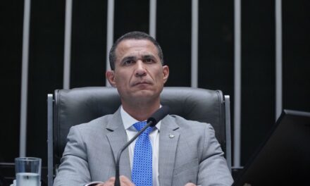 CCJ volta a debater proposta relatada por Coronel Assis sobre redução da maioridade penal nesta quarta-feira (27)