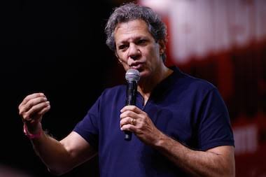 Oposição critica governo Lula e afirma que aumento de gastos ameaça equilíbrio fiscal