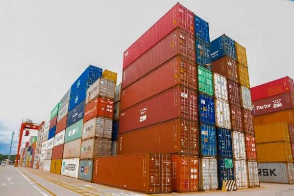 Mercado global acompanha tensões comerciais e impactos sobre exportações