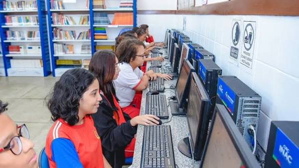 Mais de 70% das escolas públicas de Mato Grosso já possuem internet para uso pedagógico