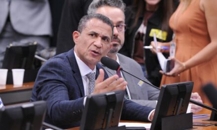 Coronel Assis detona fala de Lula sobre celulares roubados
