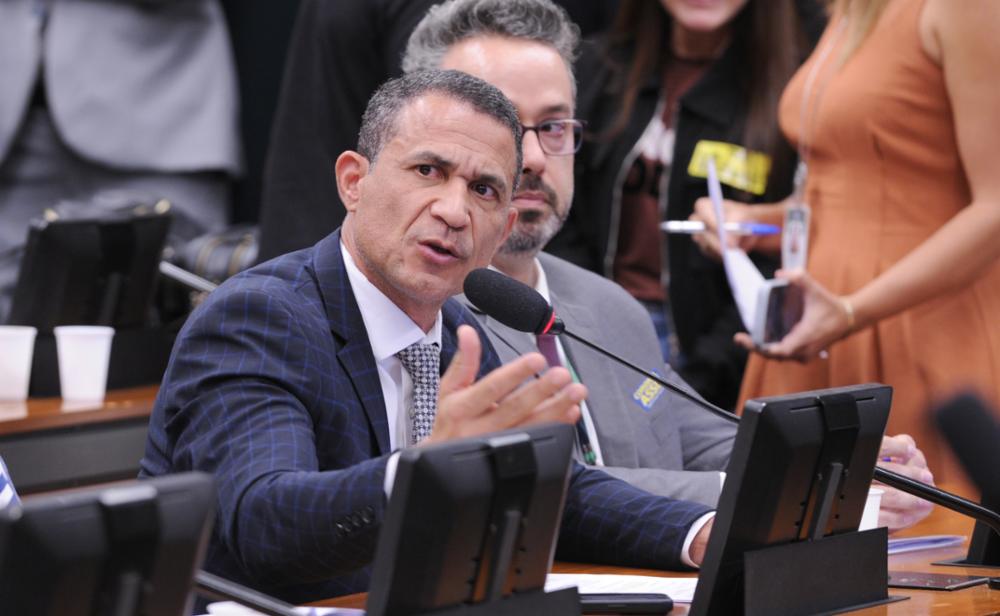 Coronel Assis detona fala de Lula sobre celulares roubados