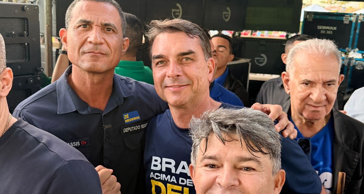 Com fé e descontração, Coronel Assis participa da Marcha para Jesus ao lado de Flávio Bolsonaro e lideranças do PL