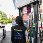 Governo reforça fiscalização em postos de combustíveis para ampliar transparência ao consumidor
