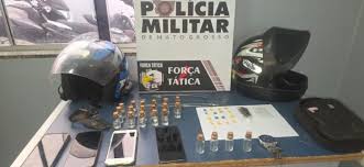 Força Tática apreende drogas sintéticas e prende suspeitos durante operação