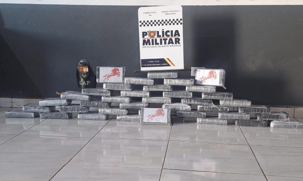 Polícia Militar apreende mais 46 tabletes de cocaína após localizar aeronave em área rural